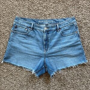 AMERICAN EAGLE Strigid Super High-Waisted
Relaxed Denim Short Med Wash Size 14